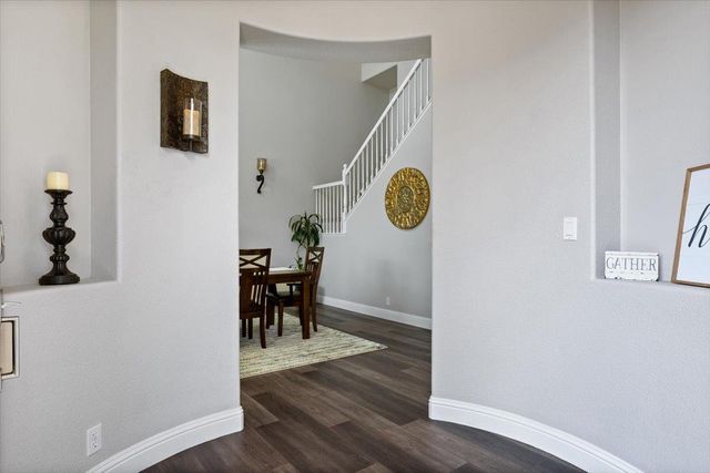 5209 Brookfield Cir, Rocklin, CA 95677