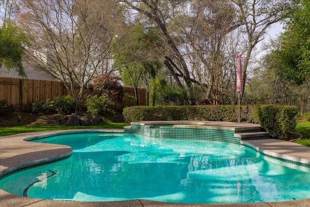 5209 Brookfield Cir, Rocklin, CA 95677