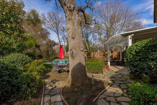 5209 Brookfield Cir, Rocklin, CA 95677