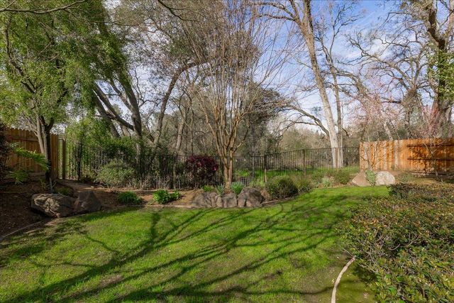 5209 Brookfield Cir, Rocklin, CA 95677