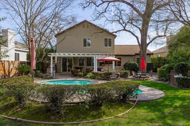 5209 Brookfield Cir, Rocklin, CA 95677