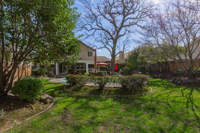 5209 Brookfield Cir, Rocklin, CA 95677