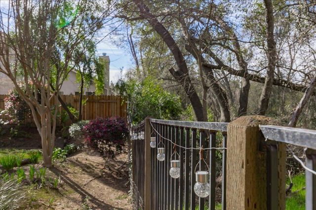 5209 Brookfield Cir, Rocklin, CA 95677