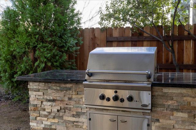 5209 Brookfield Cir, Rocklin, CA 95677