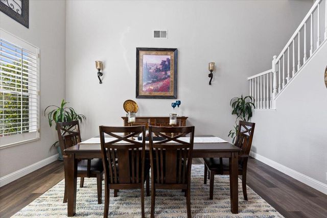 5209 Brookfield Cir, Rocklin, CA 95677