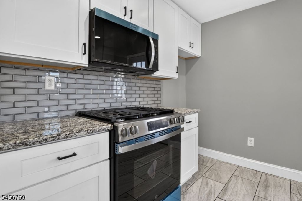 16 Oakwood Pl, North Brunswick Twp., NJ 08902 — photo 5