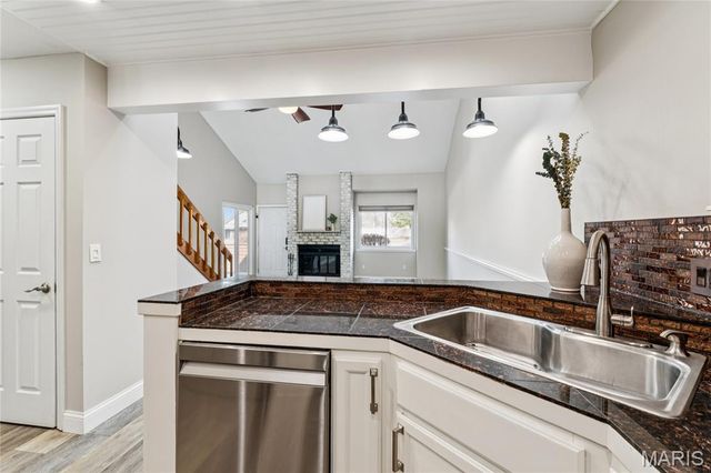 325 Kipling Way D, Weldon Spring, MO 63304