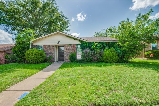 7426 Cloverglen Drive, Dallas, TX 75249