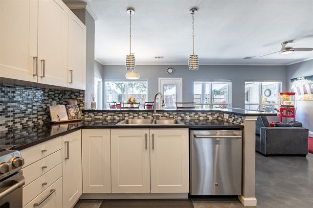 5204 Alexander Drive, Flower Mound, TX 75028