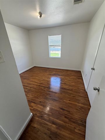 3002 Market Street 4, Houston, TX 77020