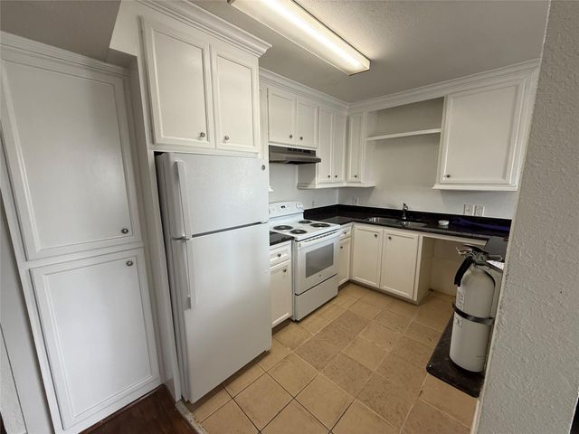 3002 Market Street 4, Houston, TX 77020