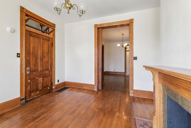 688 Bridal Row, Des Moines, IA 50314