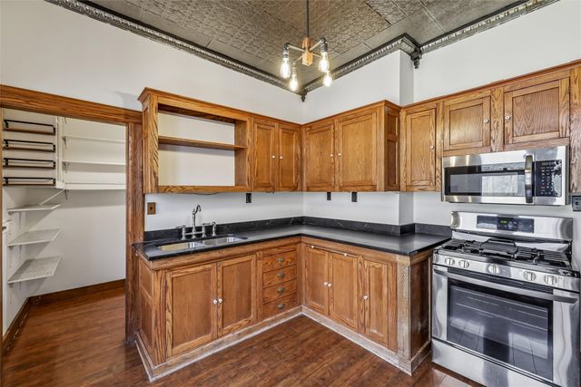 688 Bridal Row, Des Moines, IA 50314