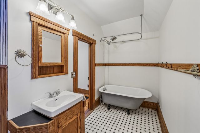 688 Bridal Row, Des Moines, IA 50314