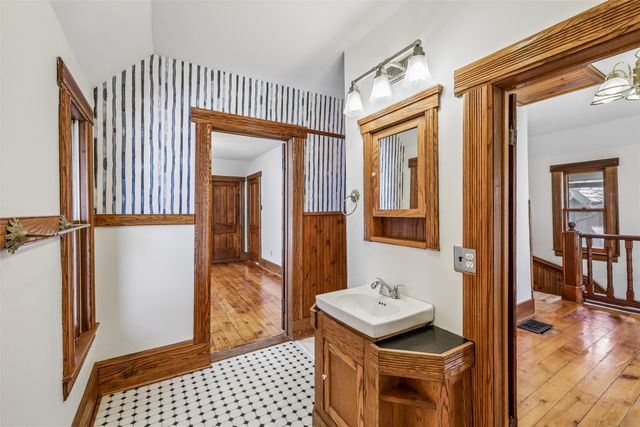 688 Bridal Row, Des Moines, IA 50314