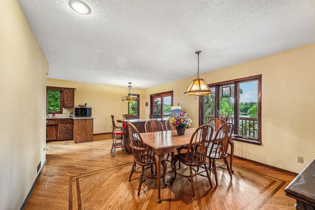 6680 Lotus Trail, Chanhassen, MN 55317