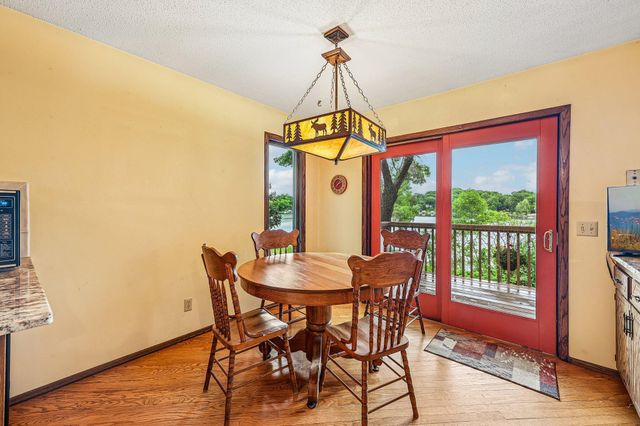 6680 Lotus Trail, Chanhassen, MN 55317