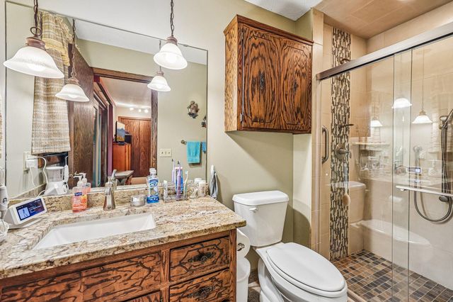 6680 Lotus Trail, Chanhassen, MN 55317