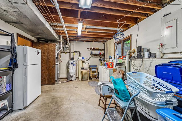6680 Lotus Trail, Chanhassen, MN 55317