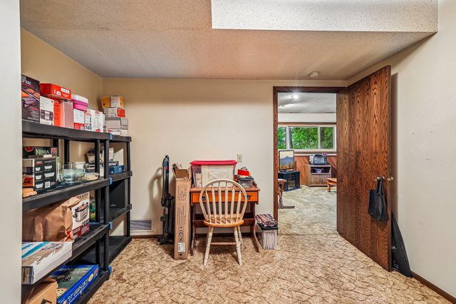 6680 Lotus Trail, Chanhassen, MN 55317