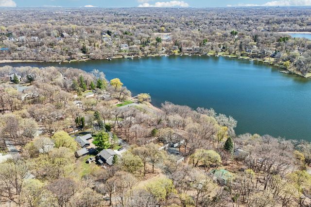 6680 Lotus Trail, Chanhassen, MN 55317