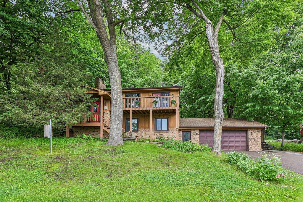 6680 Lotus Trail, Chanhassen, MN 55317