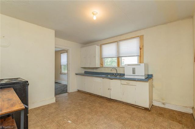 4421 Old Lexington Road, Winston-salem, NC 27107