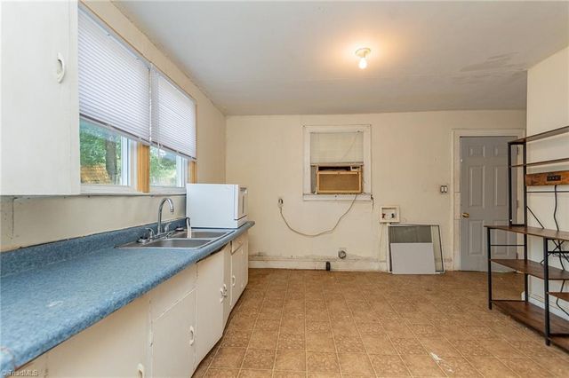 4421 Old Lexington Road, Winston-salem, NC 27107