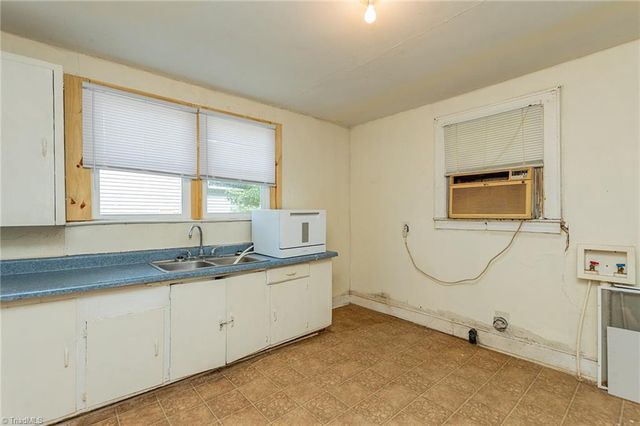 4421 Old Lexington Road, Winston-salem, NC 27107