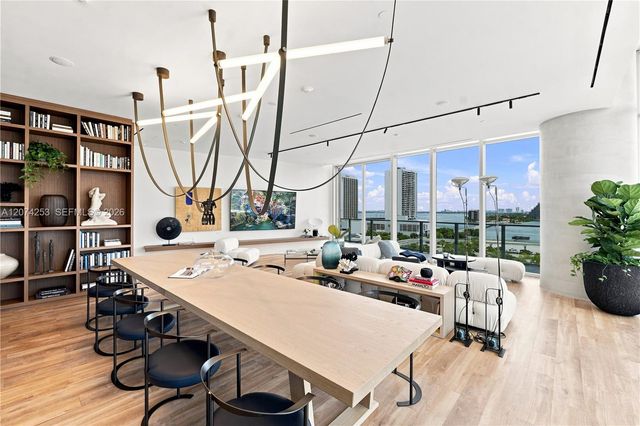 1400 Biscayne Boulevard 3201, Miami, FL 33132
