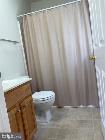 82 EFFIE LN, Martinsburg, WV 25404