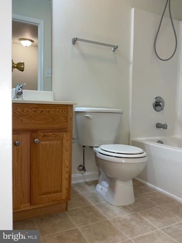 82 EFFIE LN, Martinsburg, WV 25404