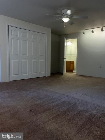 82 EFFIE LN, Martinsburg, WV 25404