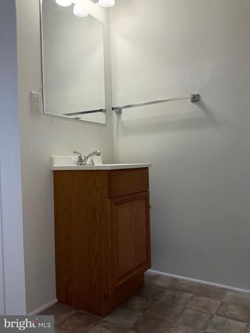 82 EFFIE LN, Martinsburg, WV 25404