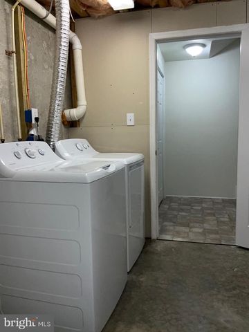 82 EFFIE LN, Martinsburg, WV 25404