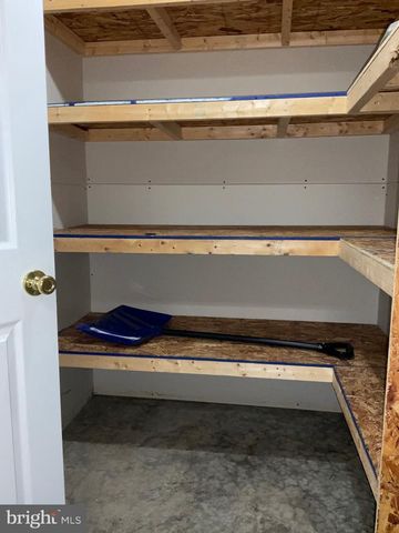 82 EFFIE LN, Martinsburg, WV 25404