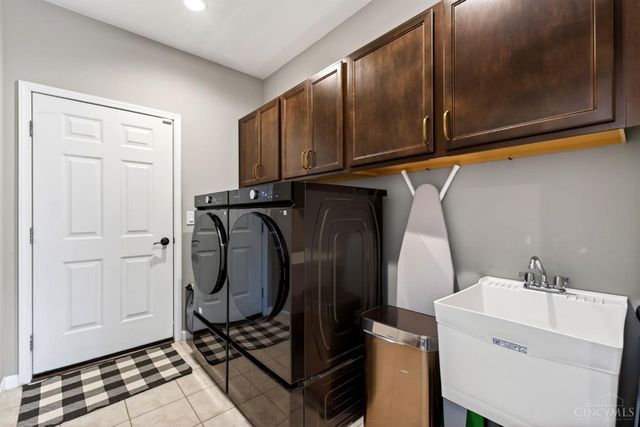9163 Vantage Court, West Chester, OH 45069