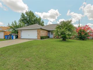 2305 Sheridan Place, Chickasha, OK 73018