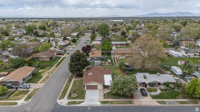 788 W 2400 N, Clinton, UT 84015