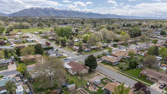 788 W 2400 N, Clinton, UT 84015