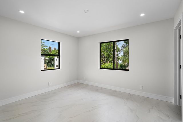 707 Sunset Drive, Lake Worth Beach, FL 33461