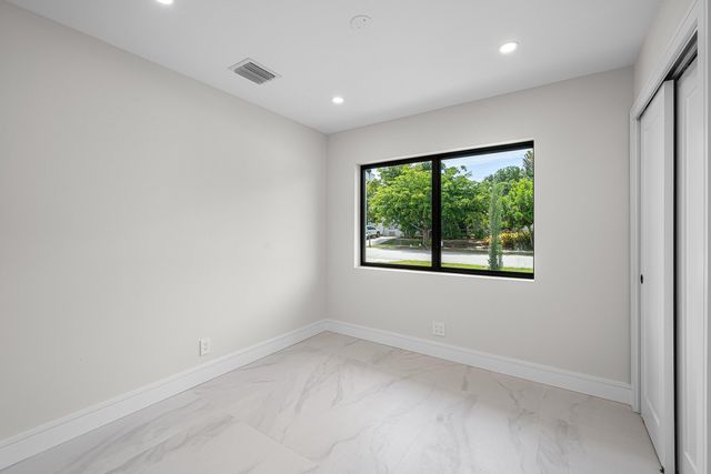 707 Sunset Drive, Lake Worth Beach, FL 33461