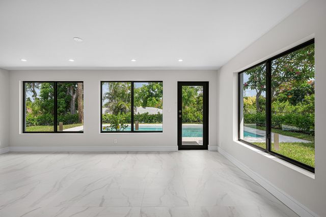 707 Sunset Drive, Lake Worth Beach, FL 33461