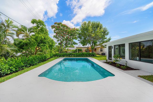 707 Sunset Drive, Lake Worth Beach, FL 33461
