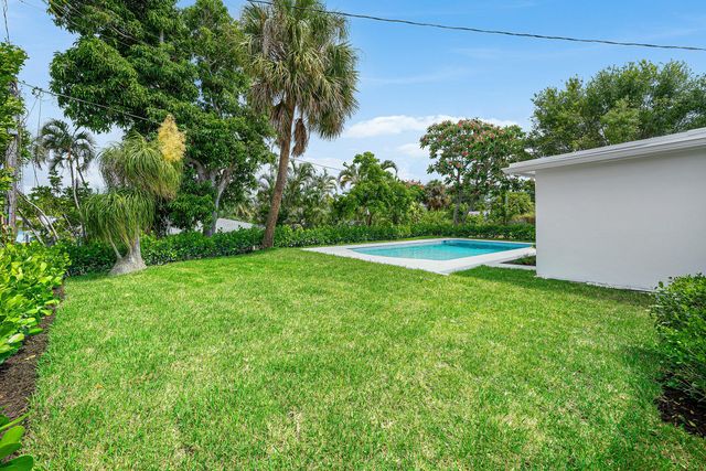 707 Sunset Drive, Lake Worth Beach, FL 33461