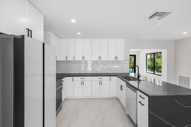 707 Sunset Drive, Lake Worth Beach, FL 33461
