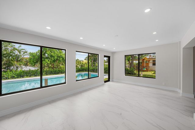 707 Sunset Drive, Lake Worth Beach, FL 33461