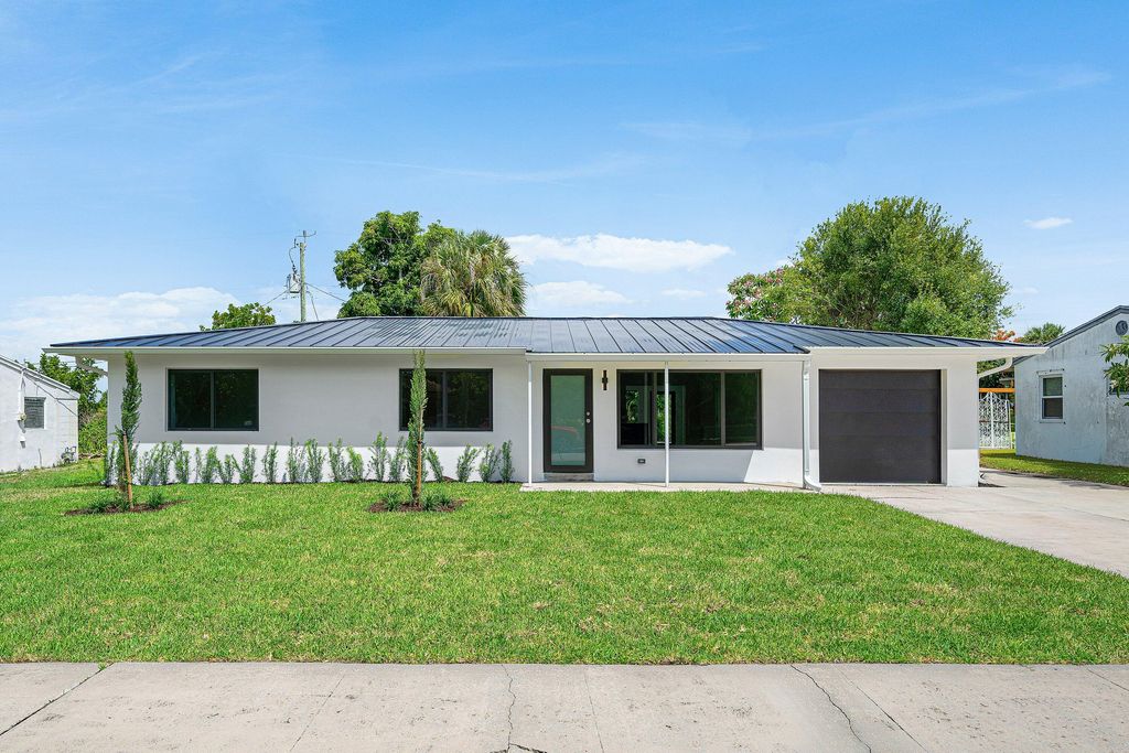 707 Sunset Drive, Lake Worth Beach, FL 33461