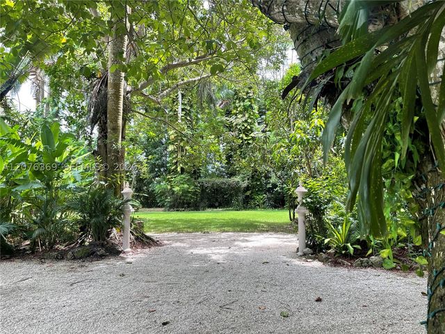 23550 SW 187th Ave, Homestead, FL 33031