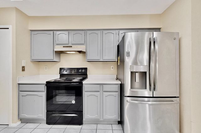 2426 Sutton Drive, Arlington, TX 76018